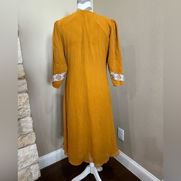 Vintage Gold midi dress with Embroidery!!!  So beautiful!! - Picture 4 of 7